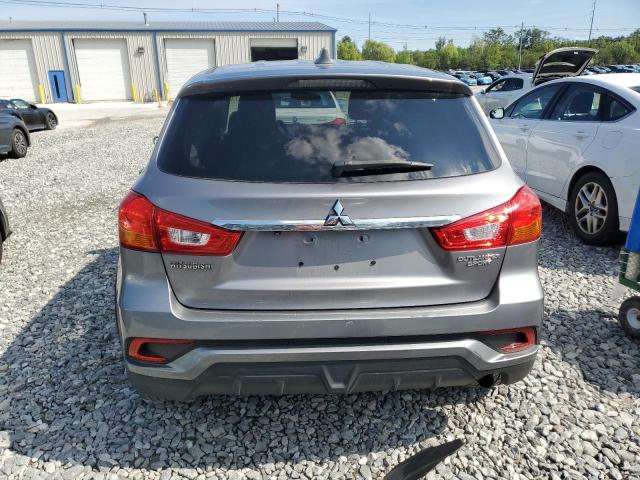 JA4AP3AU3JU016538 - 2018 MITSUBISHI OUTLANDER SPORT ES Argent photo 6
