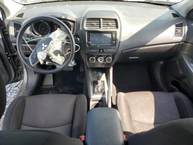 JA4AP3AU3JU016538 - 2018 MITSUBISHI OUTLANDER SPORT ES Argent photo 8