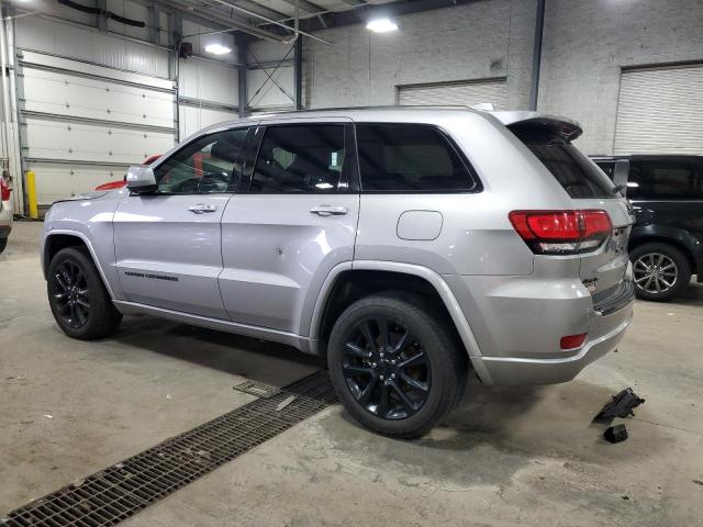 1C4RJFAGXJC303094 - 2018 JEEP GRAND CHER LAREDO Gümüş foto 2