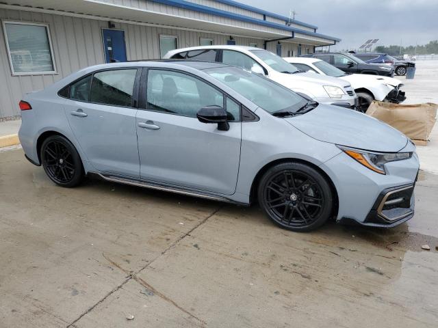 5YFS4MCE2MP087908 - 2021 TOYOTA COROLLA SE ნაცრისფერი ფოტო 4