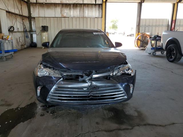 4T4BF1FK8GR547995 - 2016 TOYOTA CAMRY LE BLUE photo 5