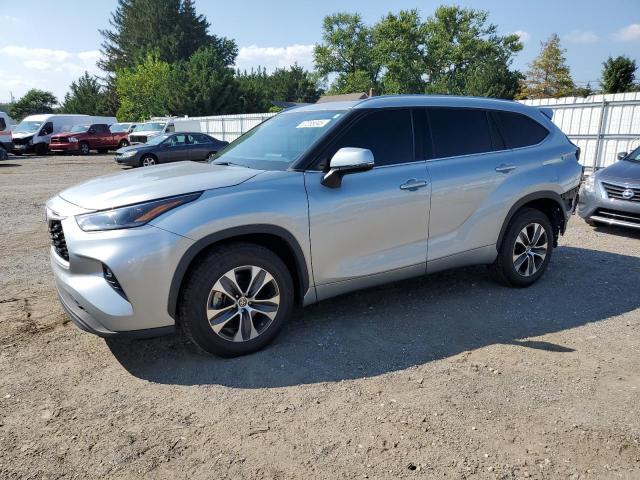 2021 TOYOTA HIGHLANDER XLE, 