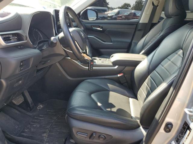 5TDGZRAH6MS520168 - 2021 TOYOTA HIGHLANDER XLE 银色 照片 7