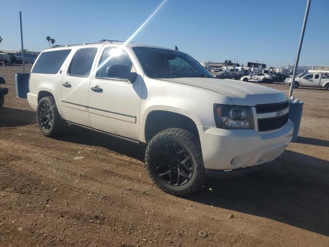 1GNSKKE3XBR103076 - 2011 CHEVROLET SUBURBAN K1500 LTZ WHITE photo 4