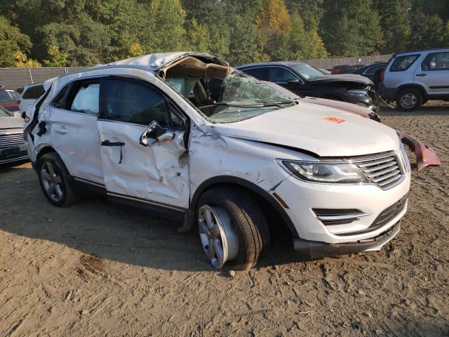 5LMCJ1D95JUL18174 - 2018 LINCOLN MKC PREMIERE WHITE photo 4