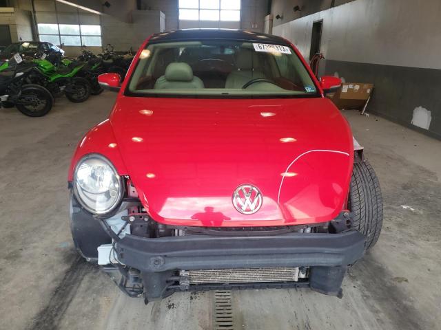 3VWJX7AT7DM613220 - 2013 VOLKSWAGEN BEETLE RED photo 5