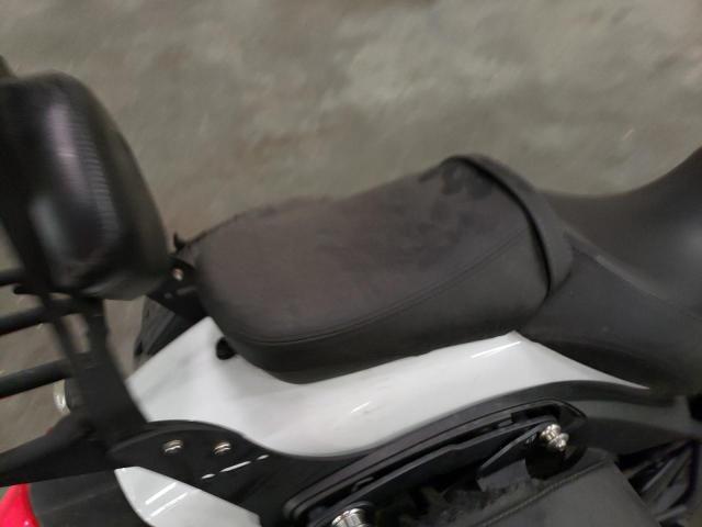 JKAENEB13FDA00292 - 2015 KAWASAKI EN650 B 白色 照片 6