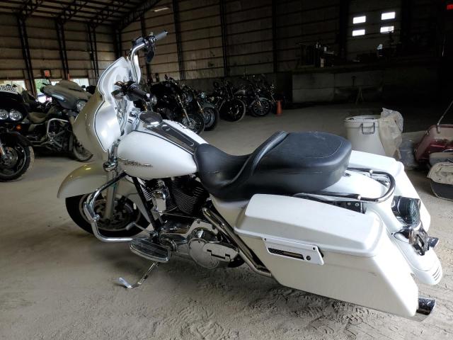 1HD1KB4168Y667762 - 2008 HARLEY-DAVIDSON FLHX WHITE photo 3