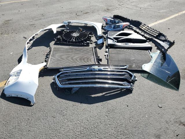 1GNEVHKW7JJ221766 - 2018 CHEVROLET TRAVERSE LT WHITE photo 13