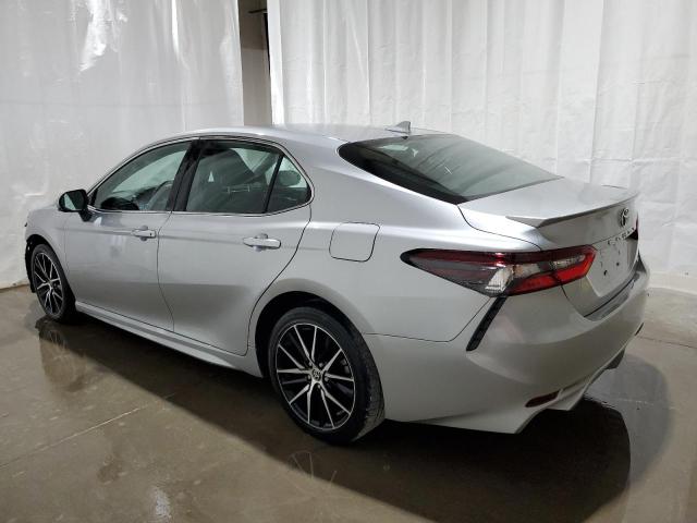 4T1G11AK9PU801722 - 2023 TOYOTA CAMRY SE NIGHT SHADE SILVER photo 2
