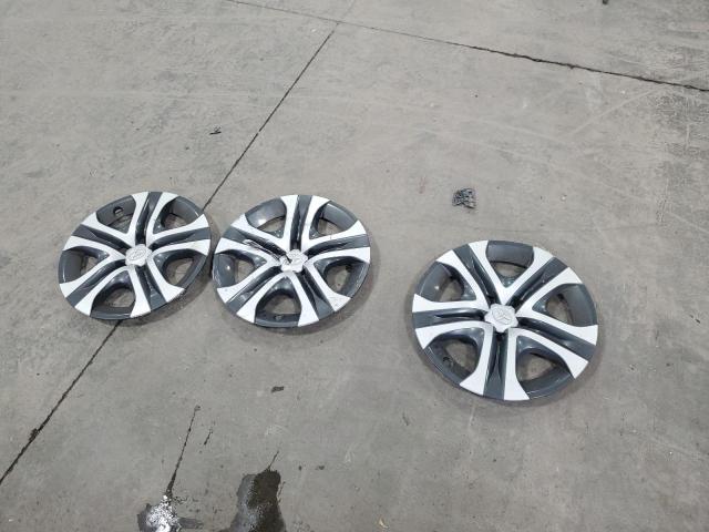 JTMBFREV1JJ727143 - 2018 TOYOTA RAV4 LE GRAY photo 13