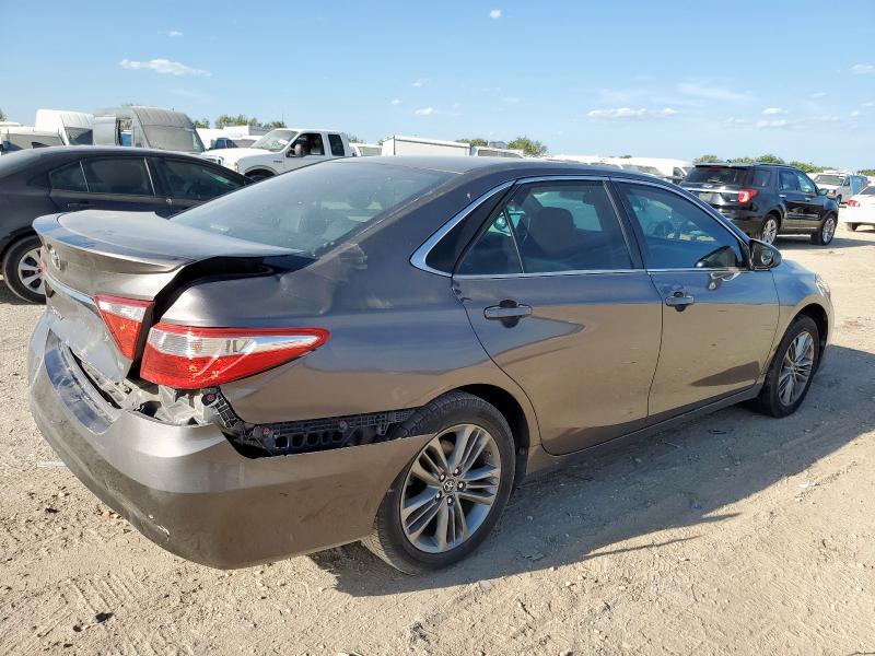 4T1BF1FK1GU116599 - 2016 TOYOTA CAMRY SE LE Gri fotoğraf 3