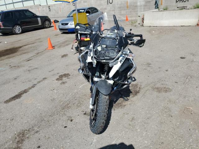 WB10A1203JZ967597 - 2018 BMW R1200 GS ADVENTURE WHITE photo 2