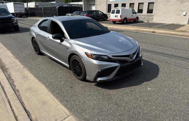 4T1G11AK9RU883163 - 2024 TOYOTA CAMRY SE NIGHT SHADE SILVER photo 1