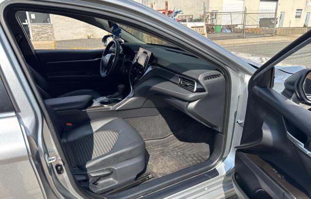 4T1G11AK9RU883163 - 2024 TOYOTA CAMRY SE NIGHT SHADE SILVER photo 5