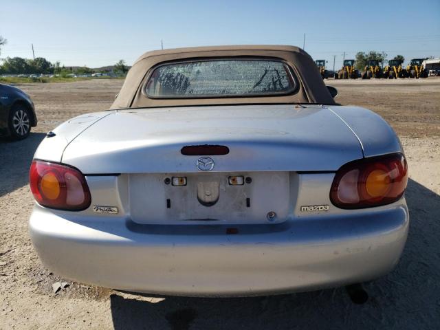 JM1NB3537X0129108 - 1999 MAZDA MX-5 MIATA SILVER photo 6