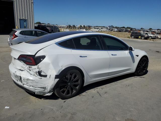 5YJ3E1EA7JF038799 - 2018 TESLA MODEL 3 WHITE photo 3