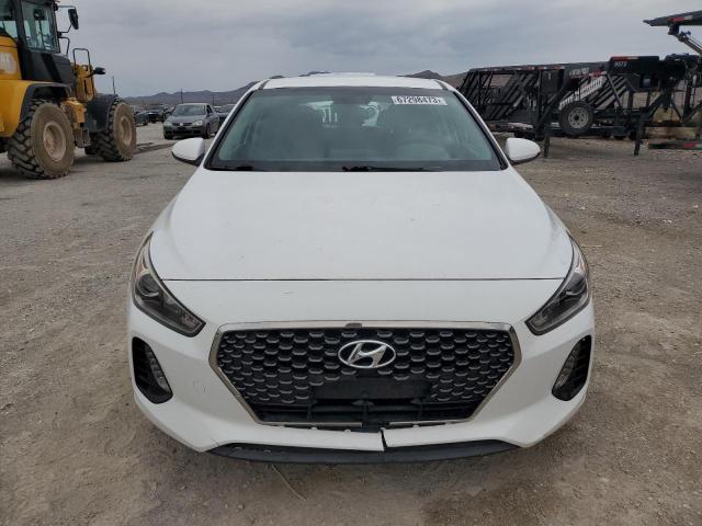 KMHH35LE0JU028031 - 2018 HYUNDAI ELANTRA GT WHITE photo 5