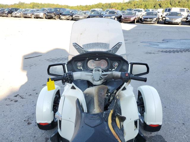 2BXJBDC15CV000930 - 2012 CAN-AM SPYDER ROA RT-LTD WHITE photo 5