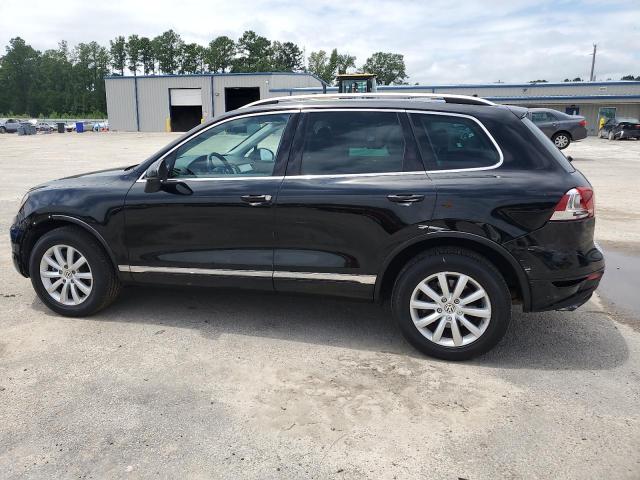 WVGEF9BP2CD011836 - 2012 VOLKSWAGEN TOUAREG V6 BLACK photo 2