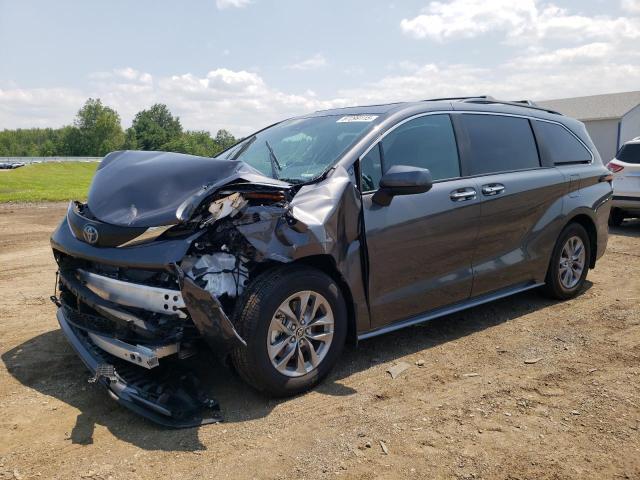 2025 TOYOTA SIENNA XLE, 