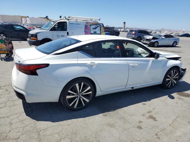 1N4BL4CV7KC129472 - 2019 NISSAN ALTIMA SR WHITE photo 3