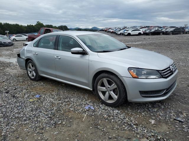 1VWAT7A31EC026302 - 2014 VOLKSWAGEN PASSAT S SILVER photo 4