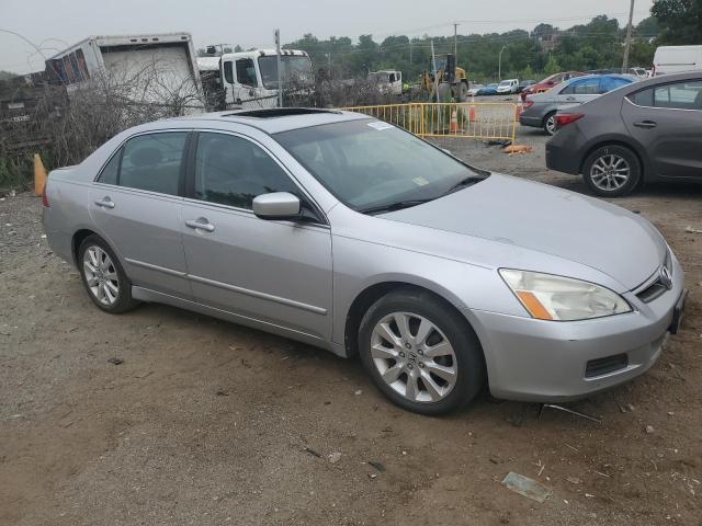 1HGCM665X7A015716 - 2007 HONDA ACCORD EX SILVER photo 4
