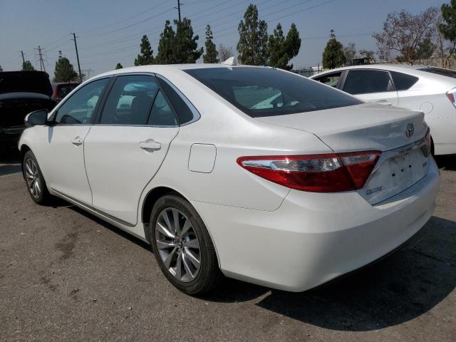 4T1BF1FK9HU647387 - 2017 TOYOTA CAMRY LE WHITE photo 2