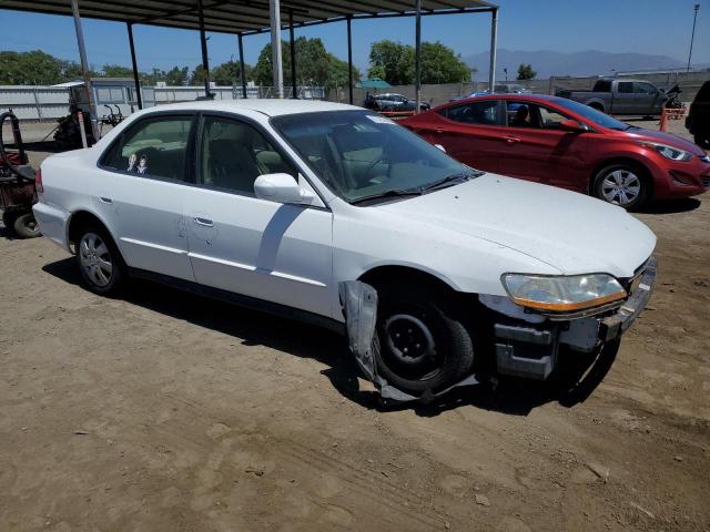 JHMCG66572C011303 - 2002 HONDA ACCORD LX WHITE photo 4