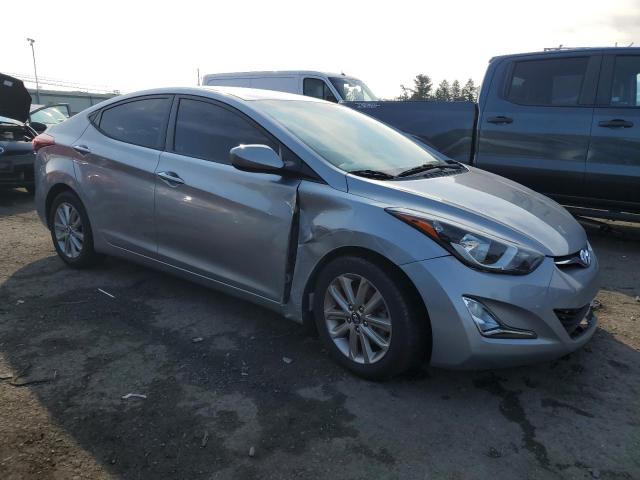 5NPDH4AEXGH689893 - 2016 HYUNDAI ELANTRA SE SILVER photo 4