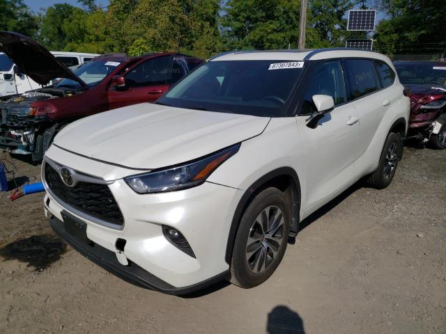 5TDHZRBH6MS082481 - 2021 TOYOTA HIGHLANDER XLE Weiß Foto 1