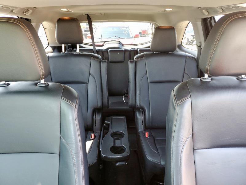 5TDKZRFH2KS553989 - 2019 TOYOTA HIGHLANDER SE WHITE photo 10