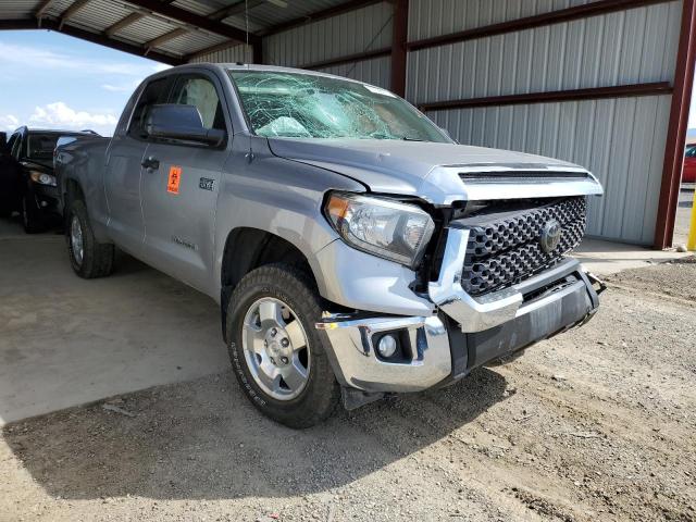 5TFUY5F18JX732005 - 2018 TOYOTA TUNDRA DOUBLE CAB SR/SR5 SILVER photo 4
