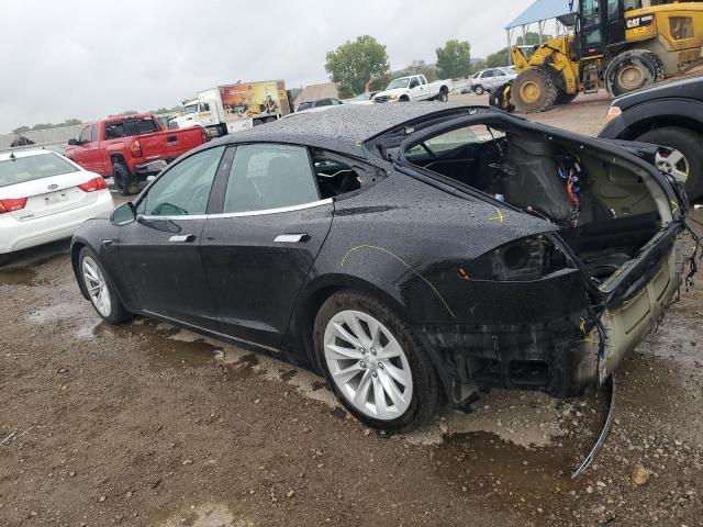 5YJSA1E28HF228671 - 2017 TESLA MODEL S RED photo 2