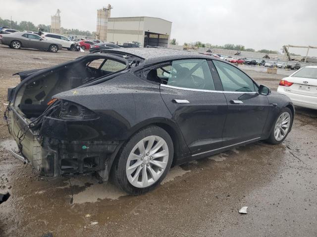 5YJSA1E28HF228671 - 2017 TESLA MODEL S RED photo 3