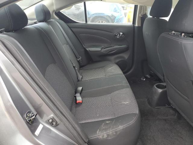 3N1CN7AP2KL818888 - 2019 NISSAN VERSA S 灰色 照片 10