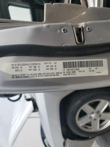 1J8FF47W57D185636 - 2007 JEEP COMPASS SILVER photo 13