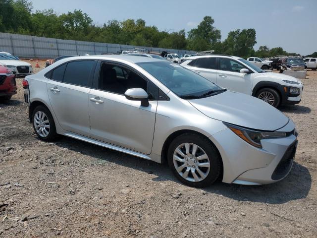 5YFEPRAE7LP103684 - 2020 TOYOTA COROLLA LE Plata foto 4