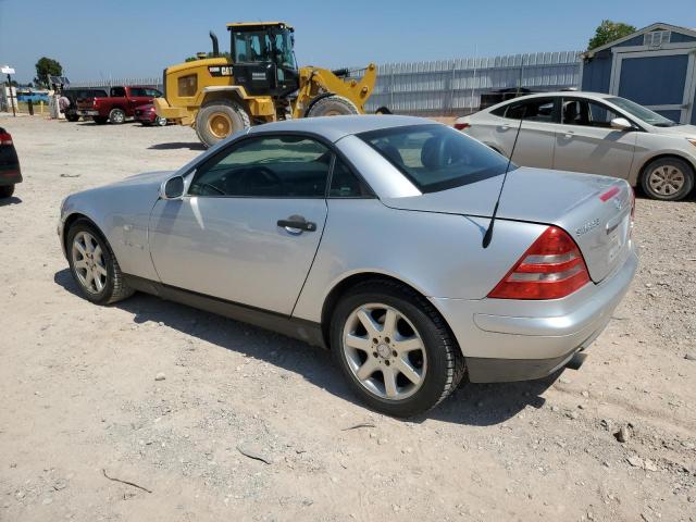 WDBKK47F4XF090411 - 1999 MERCEDES-BENZ SLK 230 KOMPRESSOR SILVER photo 2