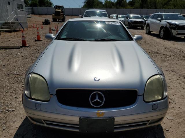 WDBKK47F4XF090411 - 1999 MERCEDES-BENZ SLK 230 KOMPRESSOR SILVER photo 5