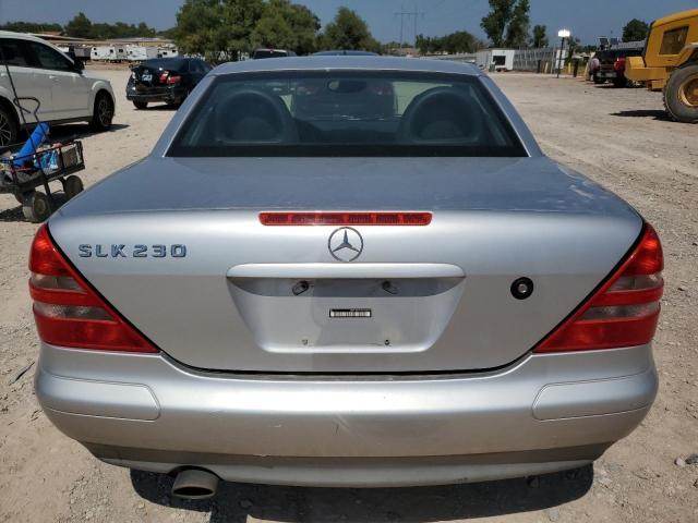 WDBKK47F4XF090411 - 1999 MERCEDES-BENZ SLK 230 KOMPRESSOR SILVER photo 6