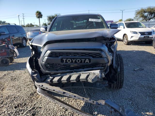 3TMAZ5CN9KM094345 - 2019 TOYOTA TACOMA DOUBLE CAB GRAY photo 5