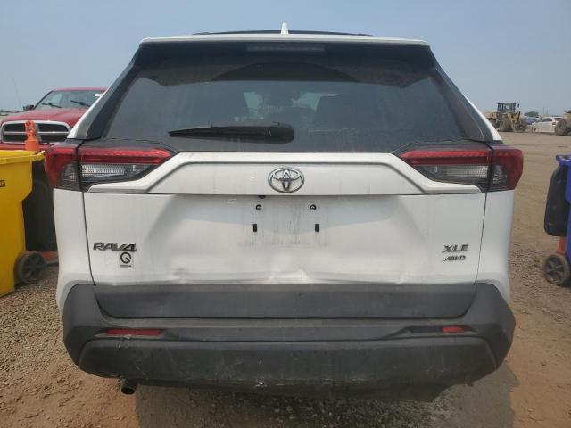 2T3P1RFV9MC161257 - 2021 TOYOTA RAV4 XLE WHITE photo 6