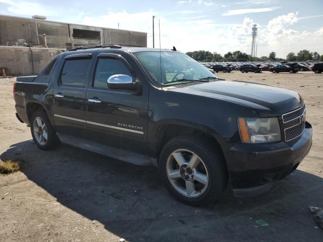 3GNTKGE37BG250067 - 2011 CHEVROLET AVALANCHE LTZ BLACK photo 4