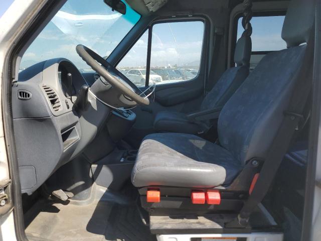 WD0PD744765959844 - 2006 DODGE SPRINTER 2500 Biały zdjęcie 7