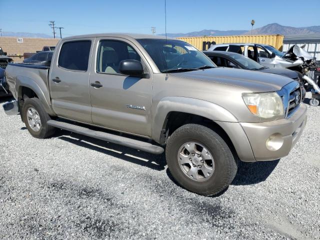 5TEJU62N07Z361646 - 2007 TOYOTA TACOMA DOUBLE CAB PRERUNNER GOLD photo 4