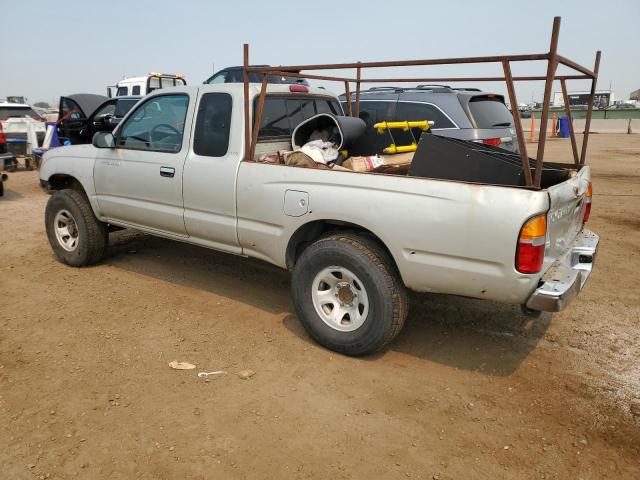 4TAWM72N4YZ582686 - 2000 TOYOTA TACOMA XTRACAB SILVER photo 2