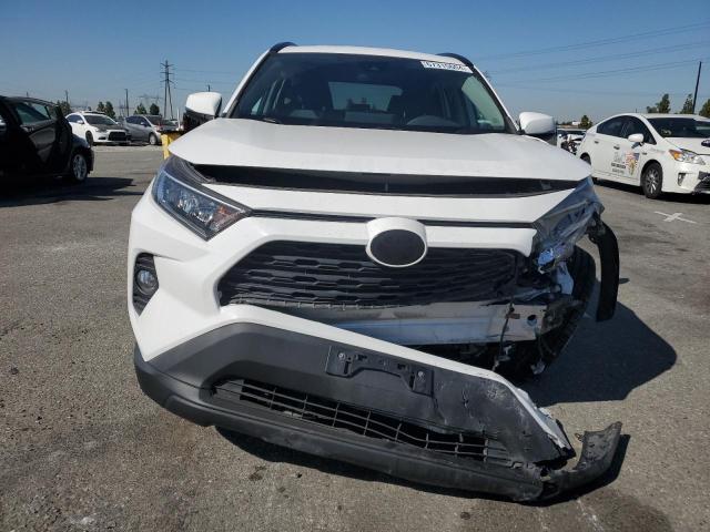 2T3W1RFV0LC053796 - 2020 TOYOTA RAV4 XLE WHITE photo 5