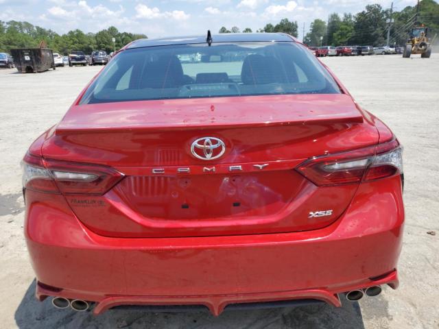 4T1K61AK4MU436695 - 2021 TOYOTA CAMRY XSE RED photo 6